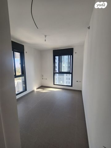 דירה, יונה וולך 7, גרין פארק החדשה, הוד השרון