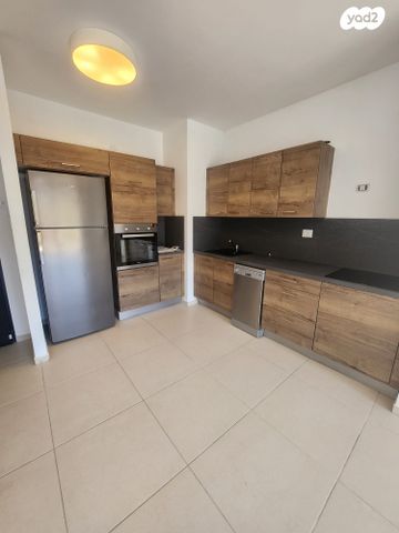 דירה, העיר התחתית, ואדי סאליב, חיפה