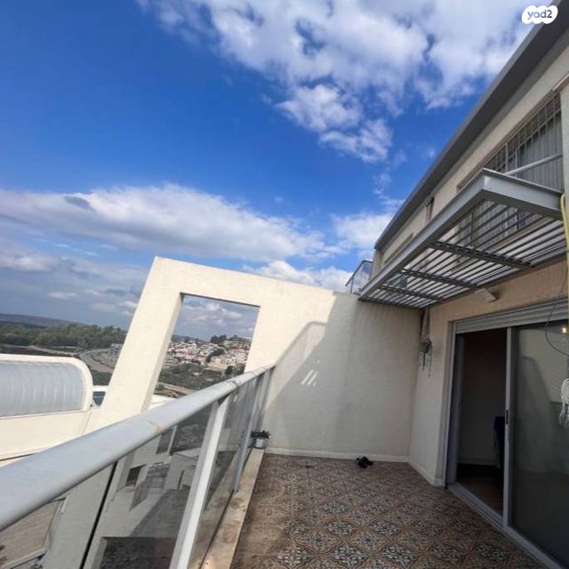 גג/ פנטהאוז, מירון, אורנים, מעלות תרשיחא