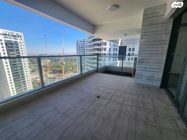 דירה, יונה וולך, גרין פארק החדשה, הוד השרון