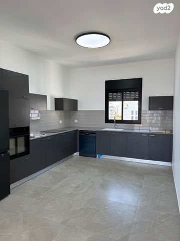 גג/ פנטהאוז, נווה זמר, רעננה