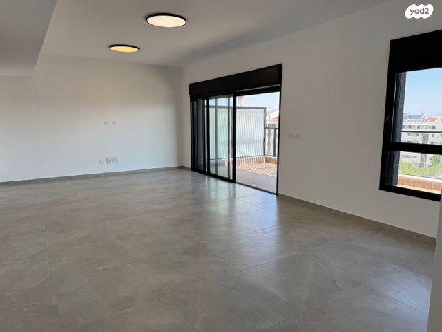 גג/ פנטהאוז, נווה זמר, רעננה