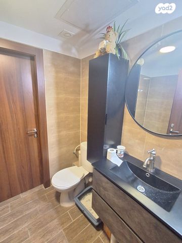 דירה, רועי קליין, קרית קריניצי, רמת גן