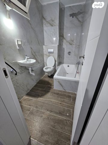 יחידת דיור, האתרוג, גבעת זאב