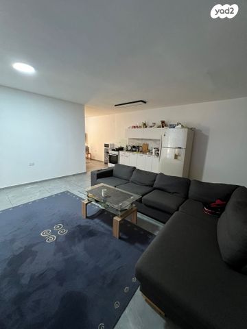 דירה, שדרות הנשיא וייצמן 13, רח' הנשיא צפון, חדרה