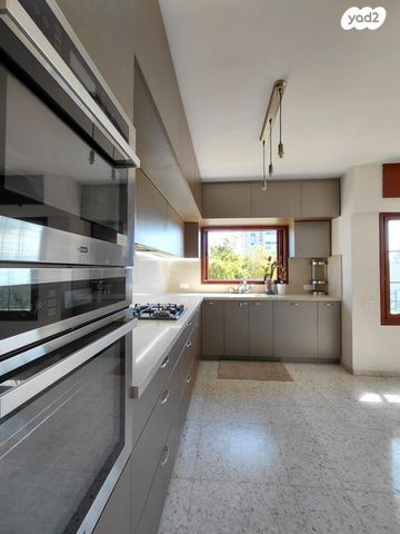 דופלקס, רבי נחמן מברסלב 23, צהלון, שיכוני חסכון, תל אביב יפו