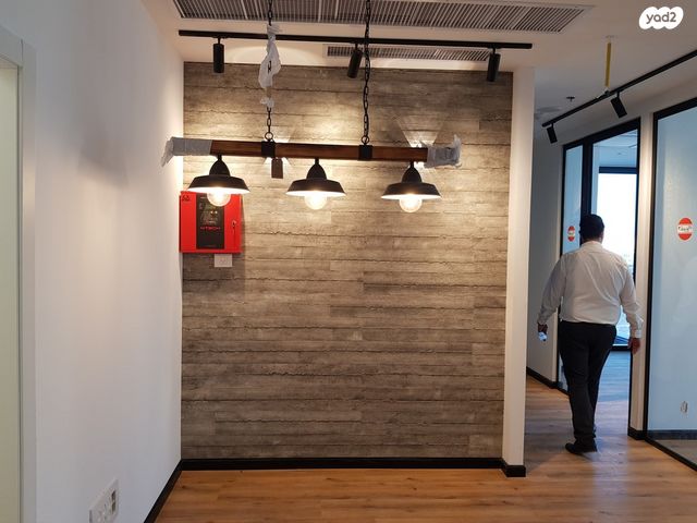 מונטיפיורי, הרכבת