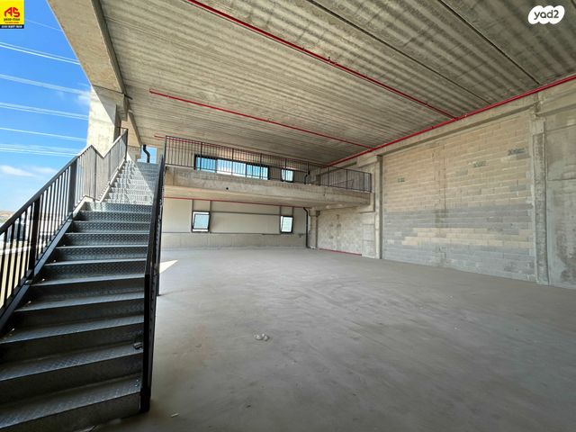 מחסנים, מפעלי חבל מודיעים