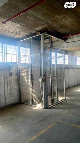 מחסנים, המלאכה, אזור תעשיה ב, חולון