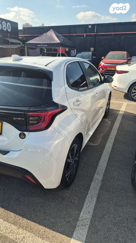 טויוטה יאריס