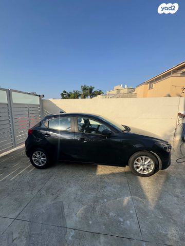 מודעת רכב מאזדה 2