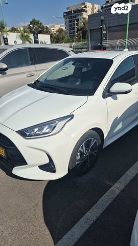 טויוטה יאריס