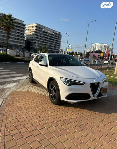 אלפא רומיאו סטלביו