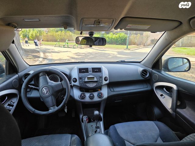 טויוטה RAV4