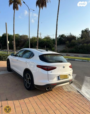 אלפא רומיאו סטלביו