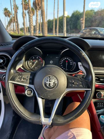 אלפא רומיאו סטלביו