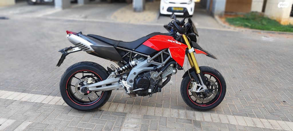 אפריליה דורסודורו 750