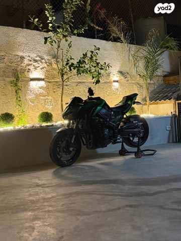 קאוואסאקי Z900