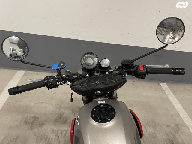 רויאל אנפילד סקארם 411