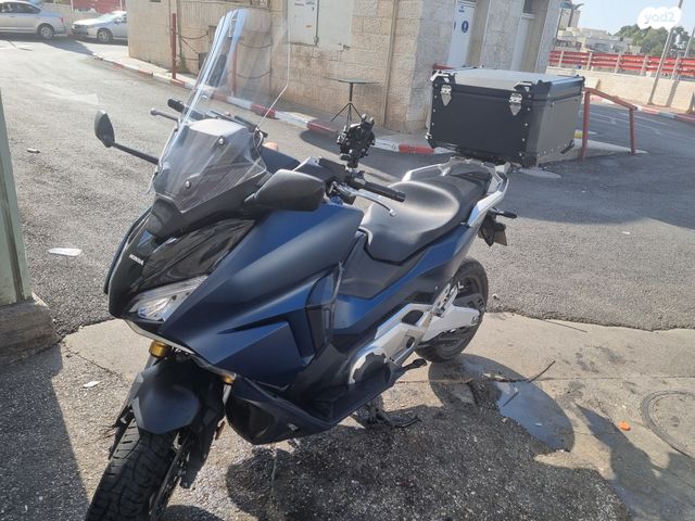 הונדה פורזה 750