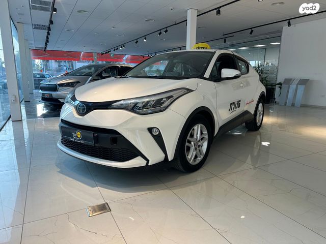מודעת רכב טויוטה C-HR