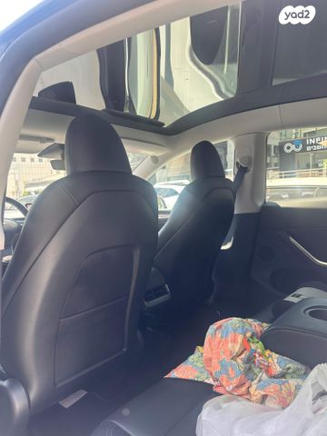 מודעת רכב טסלה מודל Y