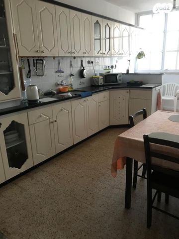 קרן היסוד 24