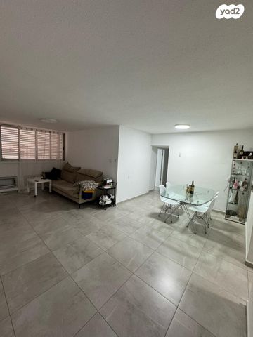 אריה בן אליעזר 22