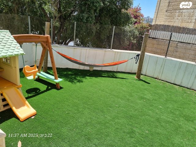 אריה אלטמן 18