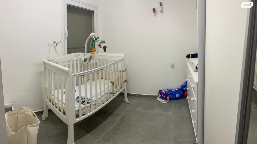 דירת גן, הרצוג 12, בן גוריון, שדרות