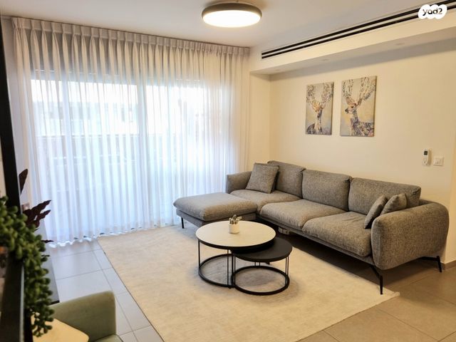 דליה רביקוביץ 14