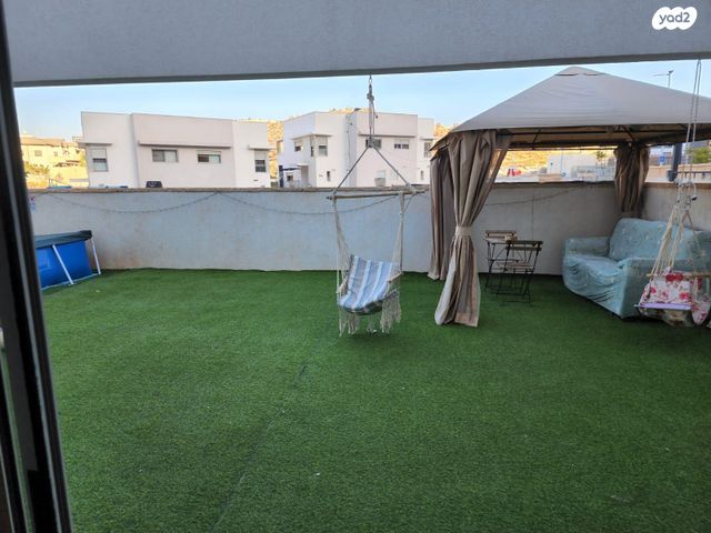 דירת גן, שושנים 3, אלקנה, אלקנה