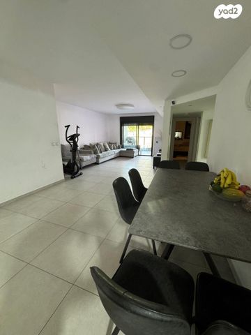 דירה, יוסי בנאי 85, פסגות אפק, ראש העין