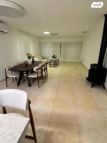 בית פרטי/ קוטג', הנשיא יצחק בן צבי 81, הרצליה פיתוח, הרצליה