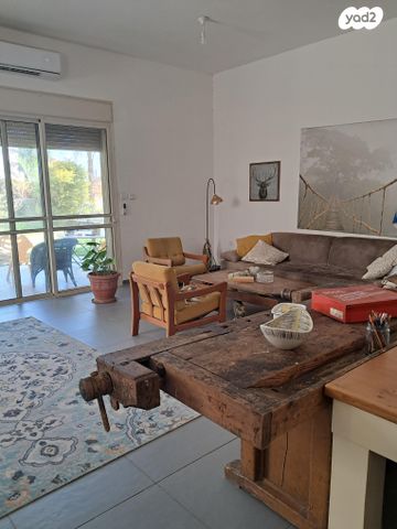 סמטת הר שני 16