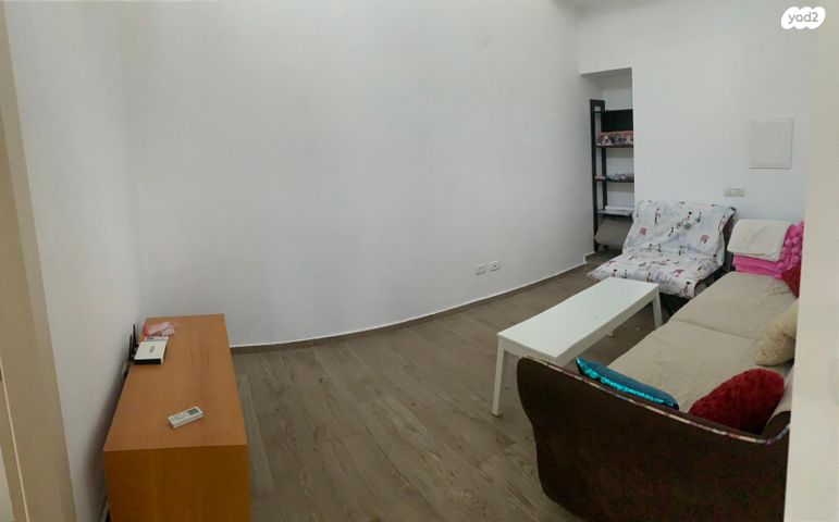 דירת גן, האגוזים 1, כברי, כברי