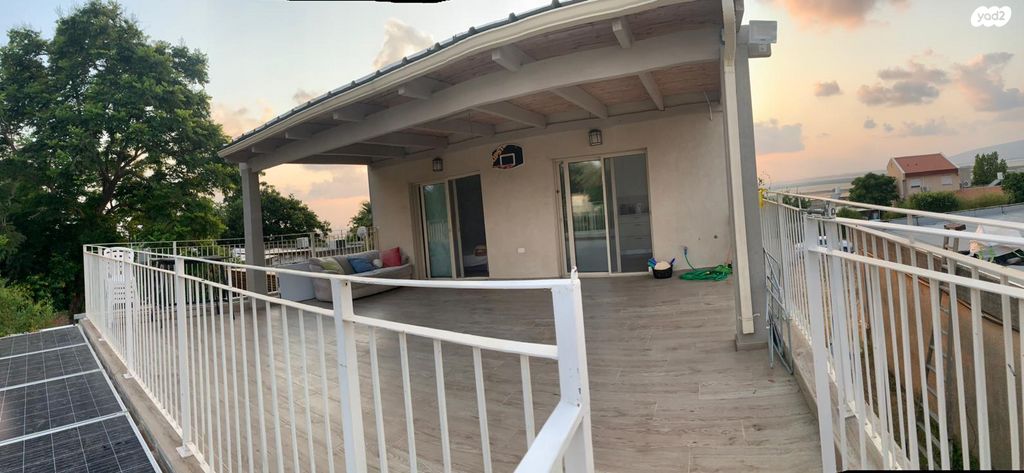 דירת גן, האגוזים 1, כברי, כברי