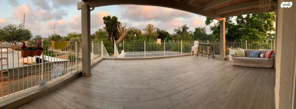 דירת גן, האגוזים 1, כברי, כברי