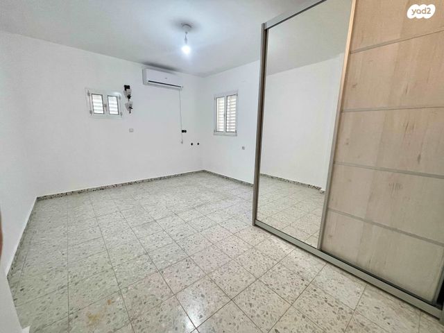 דירת גן, מקס וג'סי כהן 5, ג'סי כהן, חולון