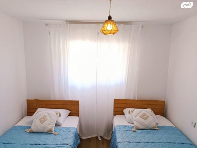 דו משפחתי, נשרים 377, מרום כנען איביקור, צפת