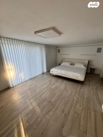 בית פרטי/ קוטג', הנשיא יצחק בן צבי 81, הרצליה פיתוח, הרצליה