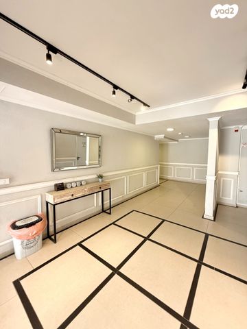 דירה, צור הדסה