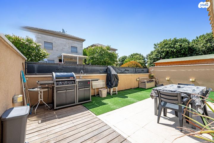 גן יבנה מערב