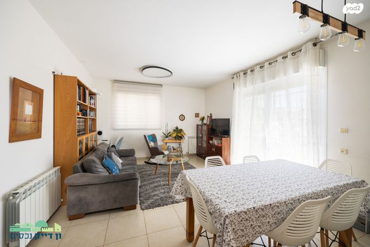 דירת גן, אלעזר מנחם גלרנטר, חומת שמואל, הר חומה, ירושלים