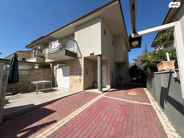 גן יבנה מערב