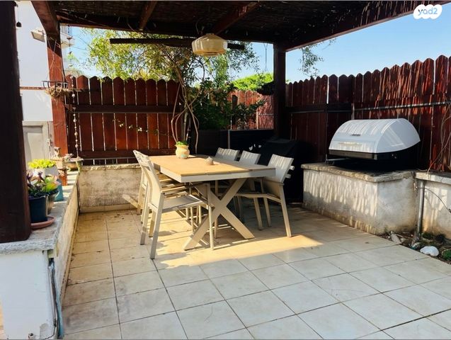 דו משפחתי, שאר העיר, קדימה צורן