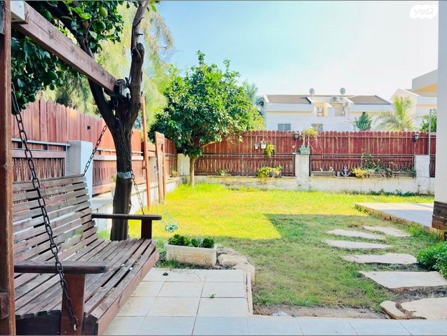 דו משפחתי, שאר העיר, קדימה צורן