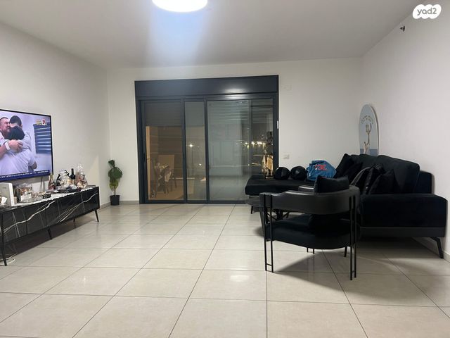 דירה, הנמל, נאות רבין, יבנה