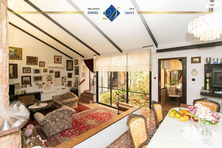 הוד הכרמל, דניה