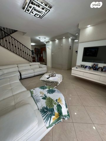 גן יבנה מערב